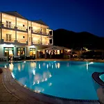 Lefko & Aparthotel 4*
