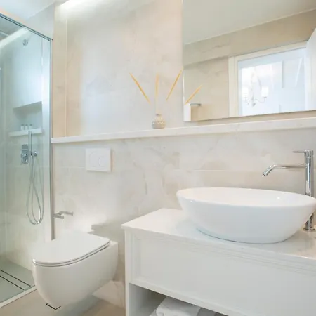 아파트호텔 Lefko & 4*