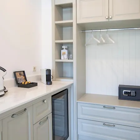 Lefko & 4* 니드리