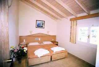 Lefko & Apartmanhotel
